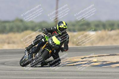 media/Oct-13-2025-Moto Forza (Mon) [[a66d839500]]/3-B Group/Session 3 (Turn 16)/